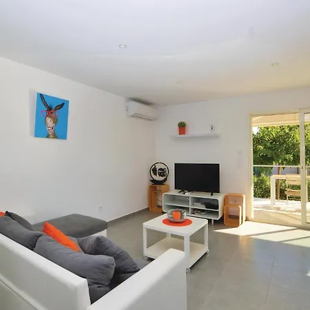 3 Bedroom Gorgeous Home In Prunete Semesterbostad Cervione