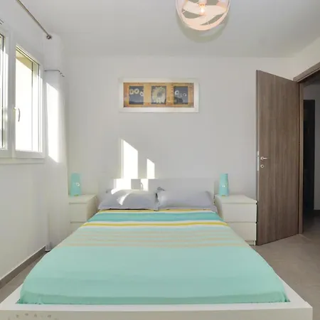 度假居 3 Bedroom Gorgeous Home In Prunete 切尔维奥内