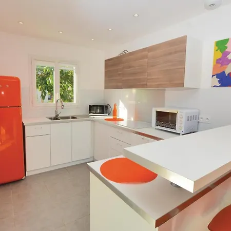 In With Kitchenette Holiday home