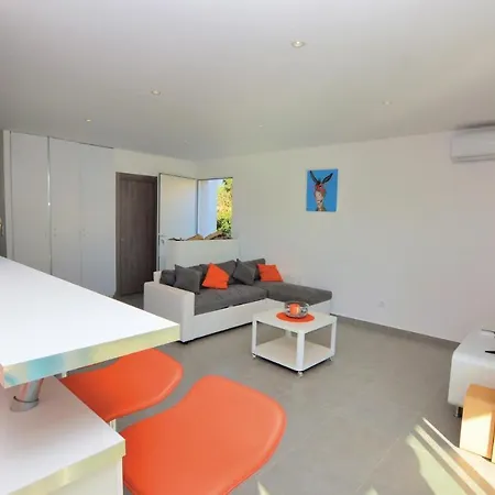 In With Kitchenette Holiday home Cervione